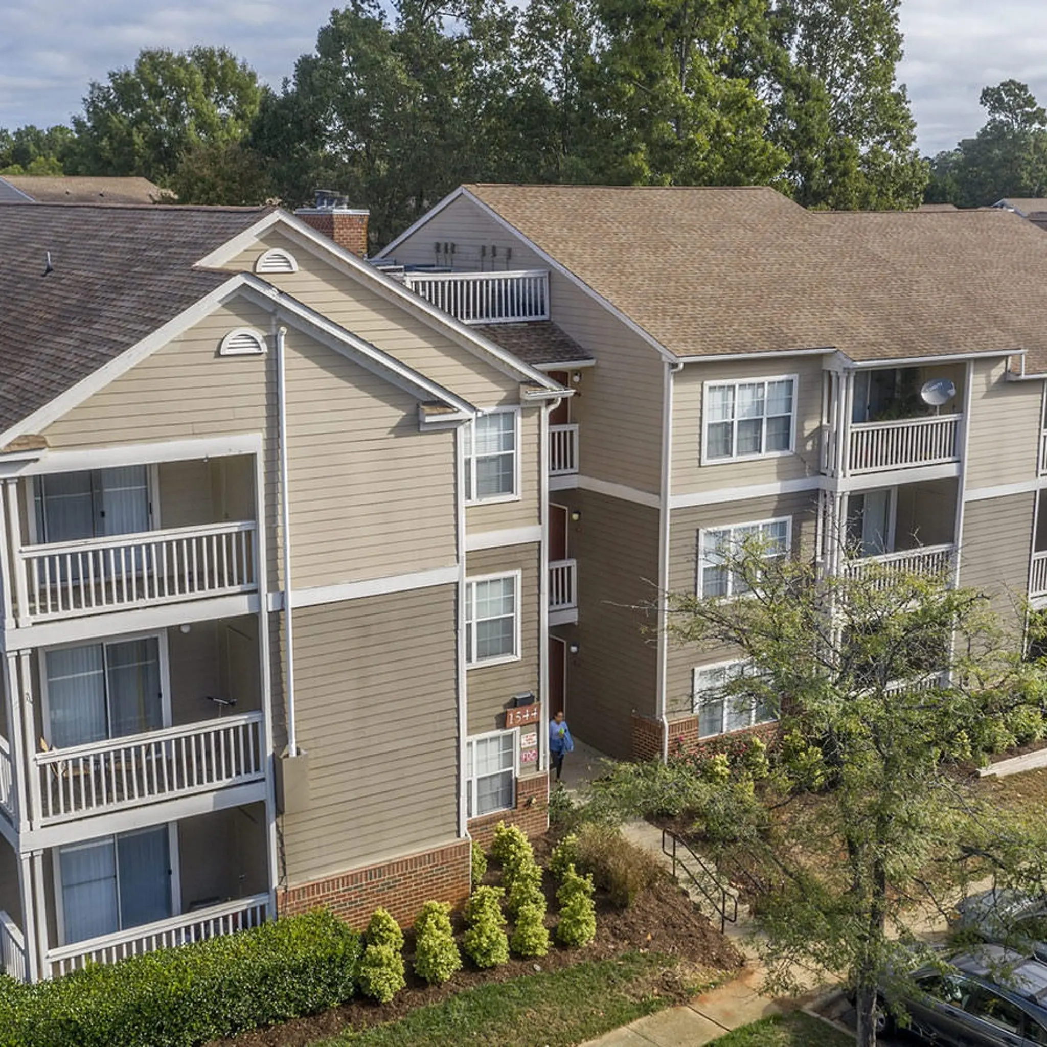 Modern Apartments in North Raleigh Windsor Falls